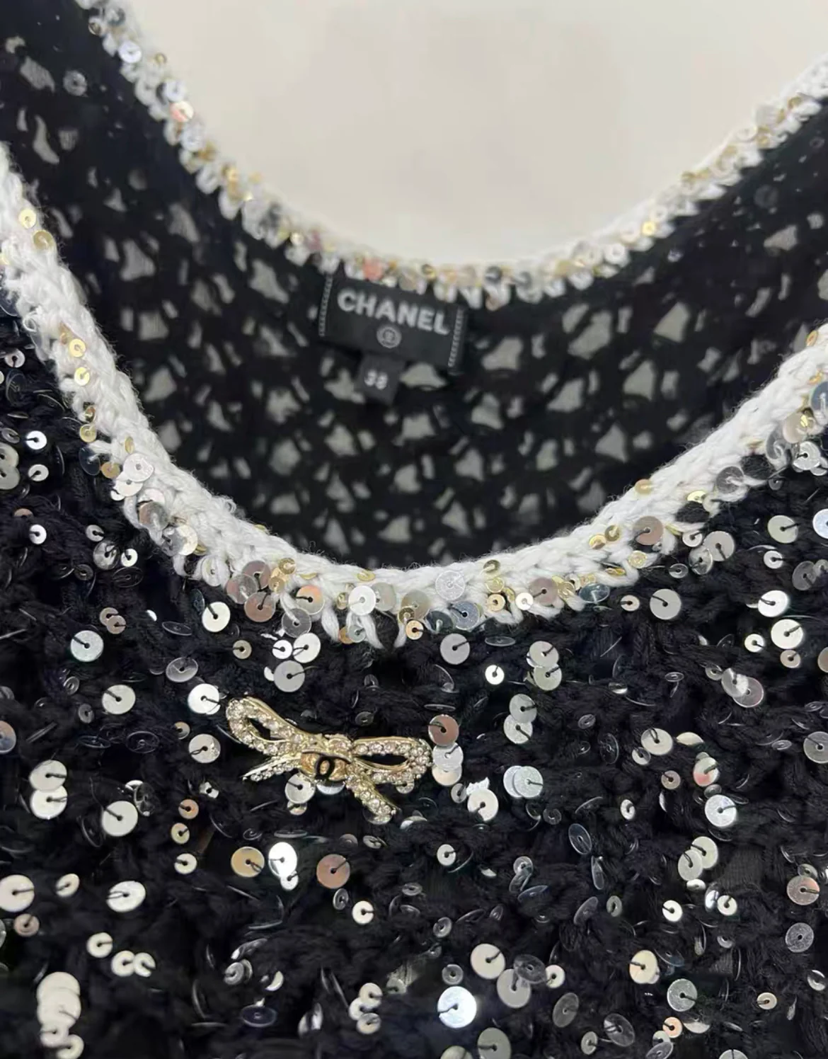 Chanel 23s black sequined bow top size 38 - Image 2