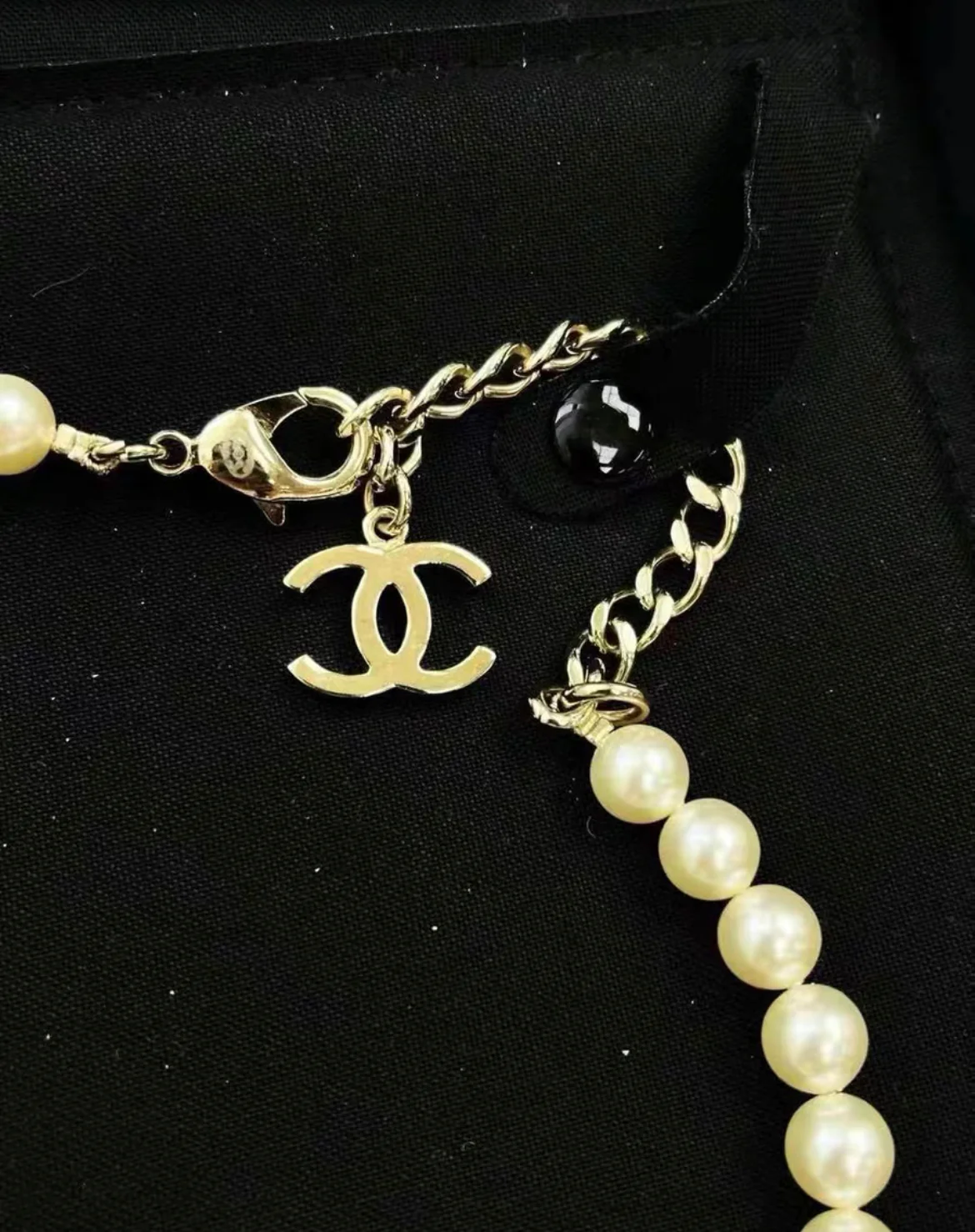 Chanel 23S Flower Diamond Pearl Necklace - Image 3