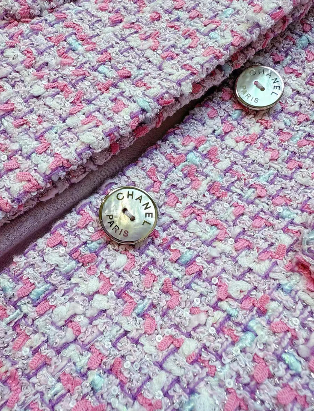 Chanel 23S pink tweed with pearls dress jacket - Image 3