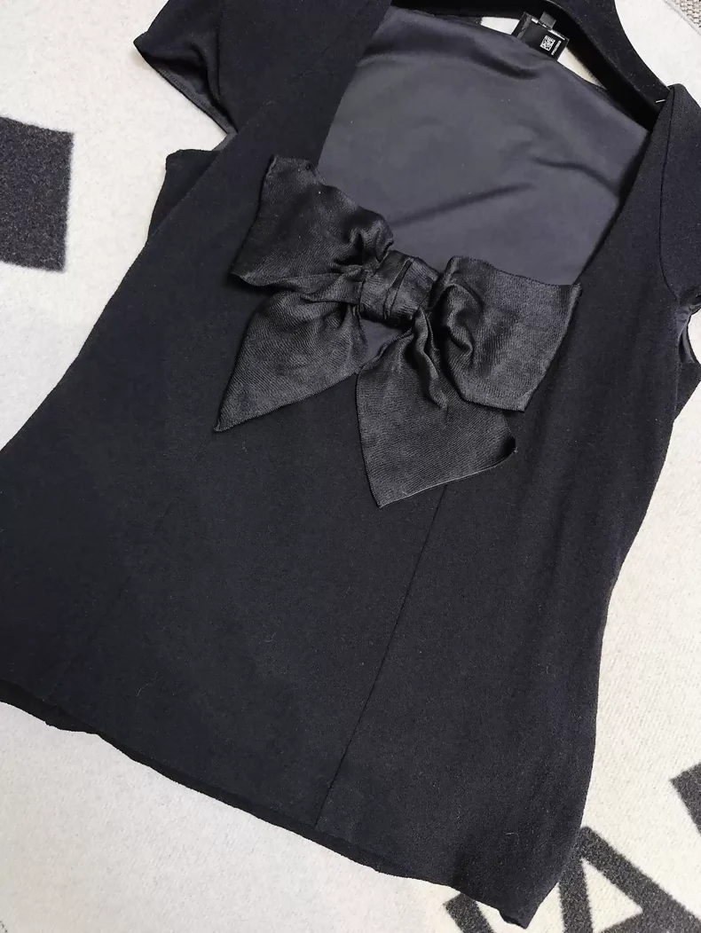 Chanel 23s black bow-tie top - Image 3