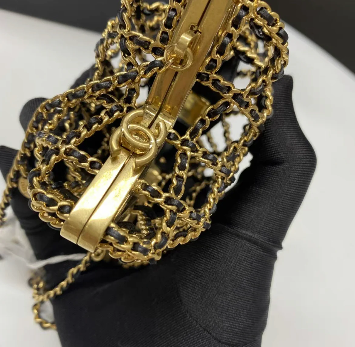 Chanel 23S Star Minaudière Gold-Tone Metal & Lambskin - Braided Chain cage/mapy - Image 4