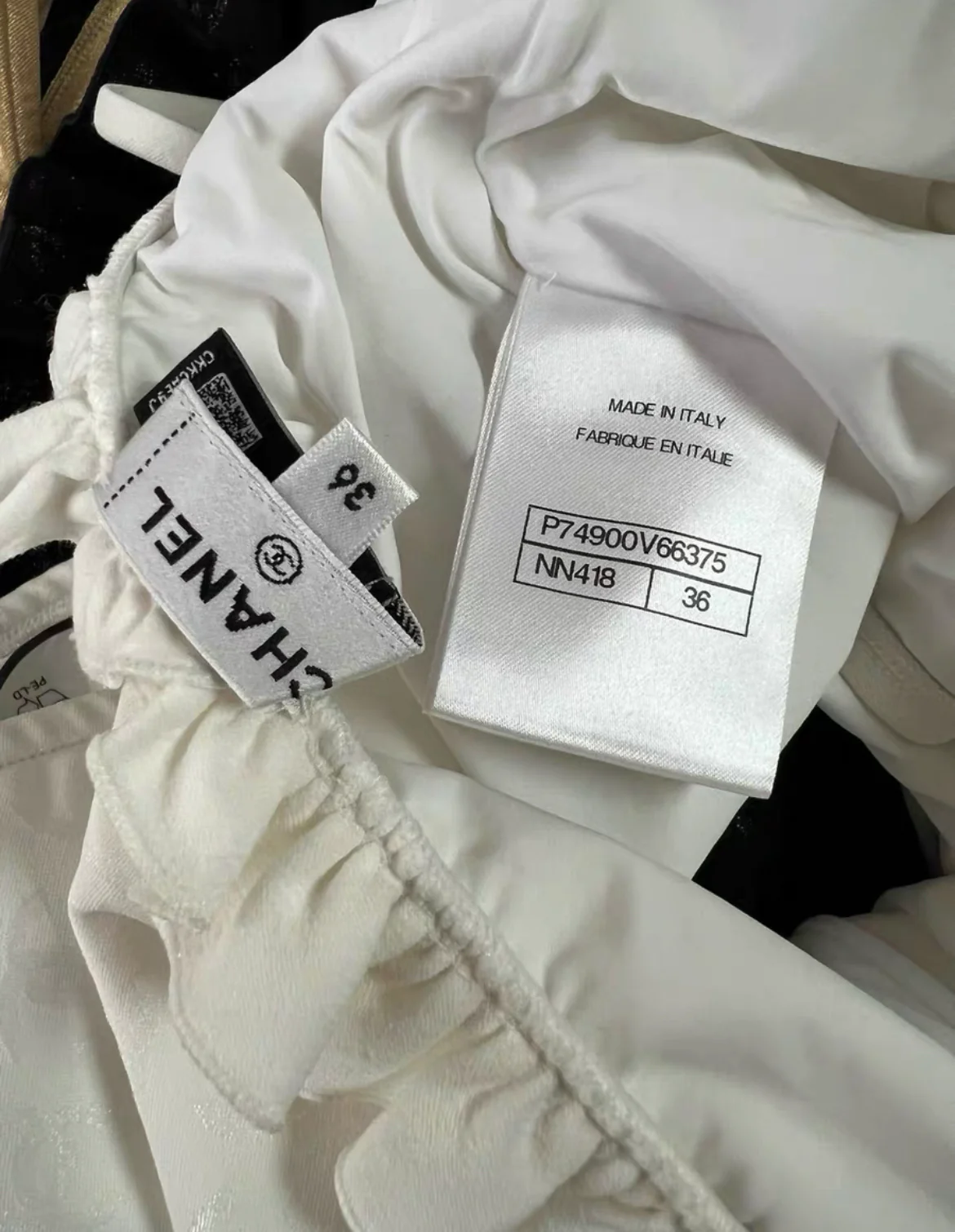 Chanel 23S White Ruffle CC Logo Swimsuit - Image 6