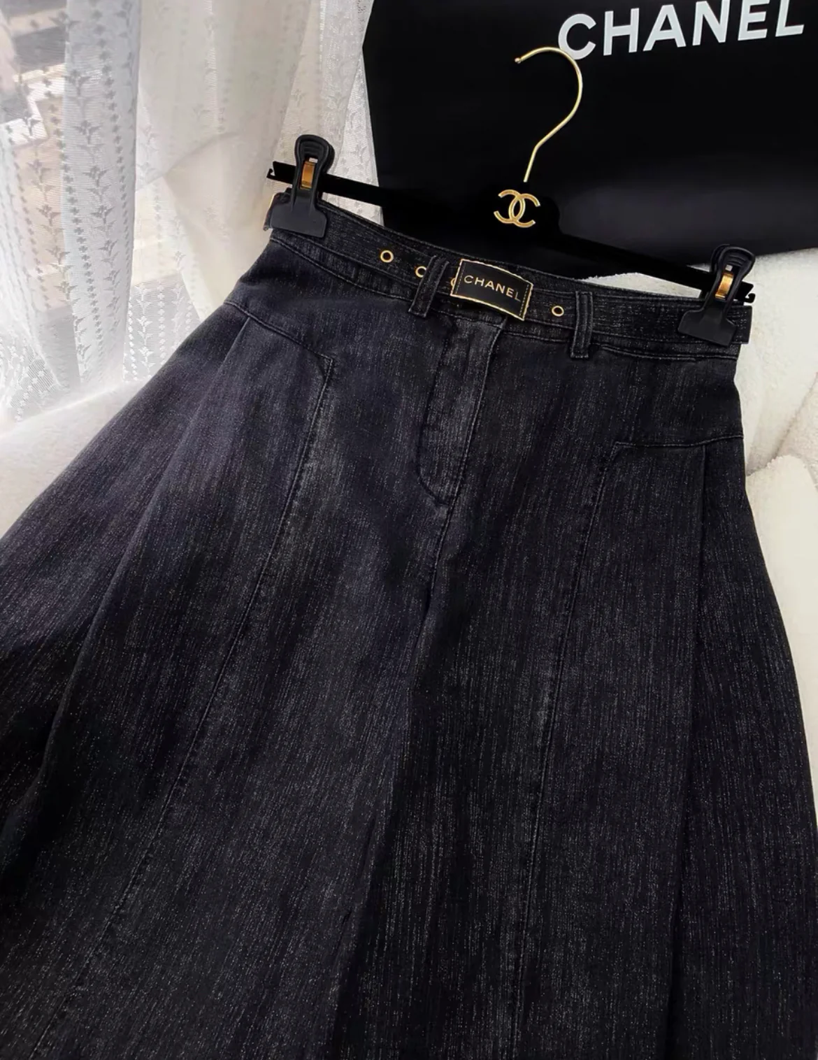 CHANEL 23S WIDE LEG DENIM PANTS + BELT size 34 - Image 2