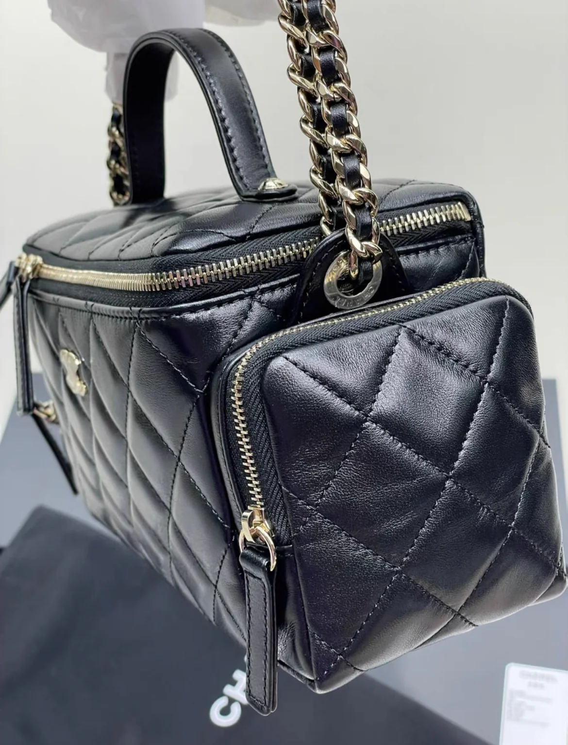 Chanel 24 CAMERA CASE Top Handle Handbag Black Lambskin leather & Gold-Tone Metal - Image 3