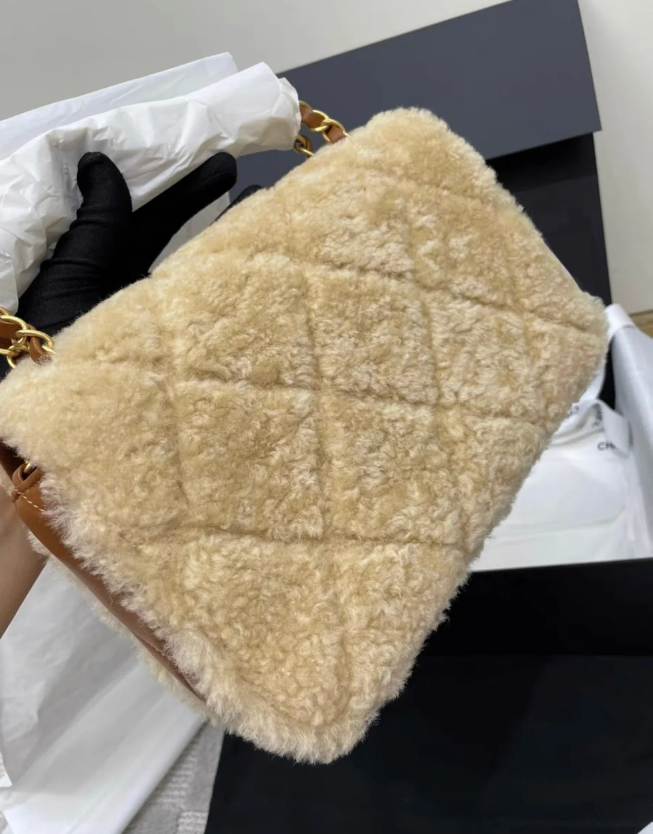 Chanel 24 FLAP BAG Shearling Lambskin & Gold-Tone Metal - Image 2