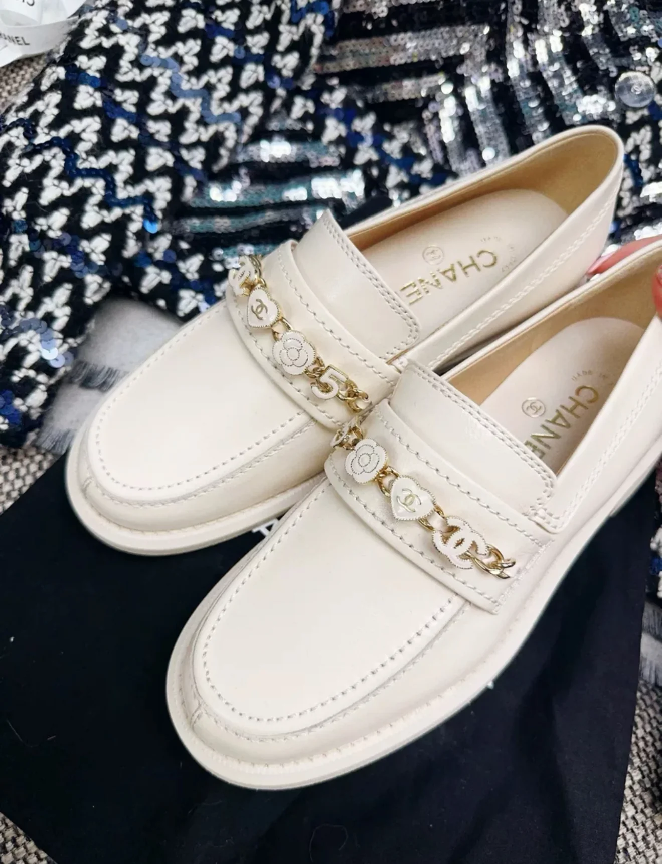 Chanel 24A Beige Leather Loafers - Image 2