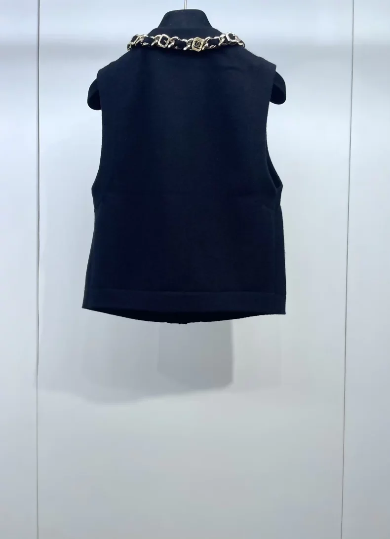 Chanel 24A Black and Gold Chain Knit Vest - Image 2