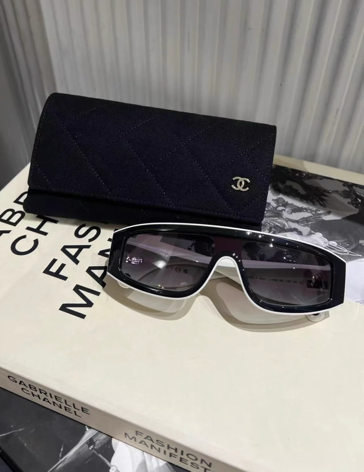 Chanel 24A black and white sunglasses with box, brand new, - Image 2