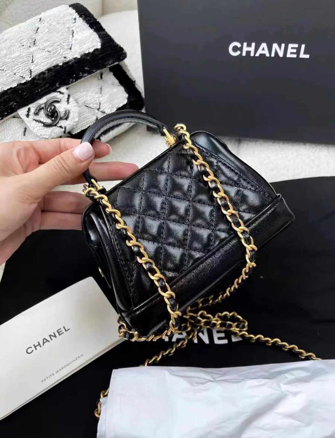 Chanel 24A Black shiny lambskin cocodoc mini bag - Image 3