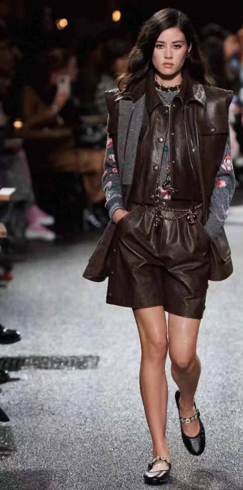 Chanel 24A brown leather vest - Image 4