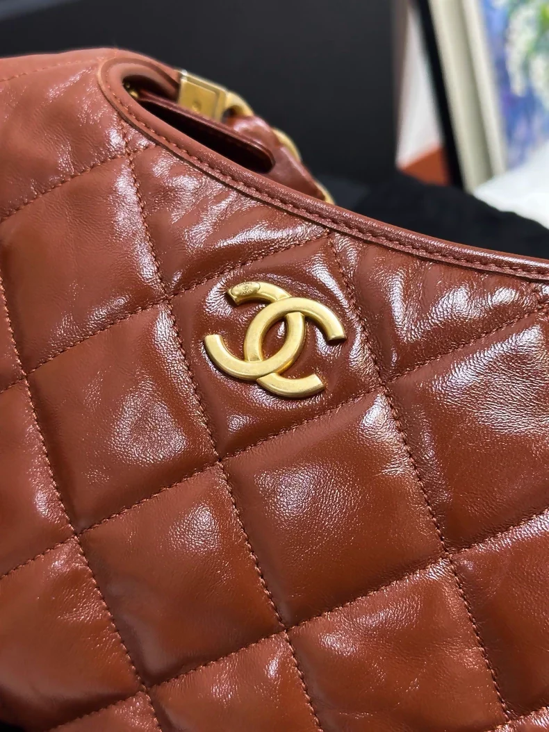 Chanel 24A brown waxed leather quilted Hobo shoulder bag - Image 2