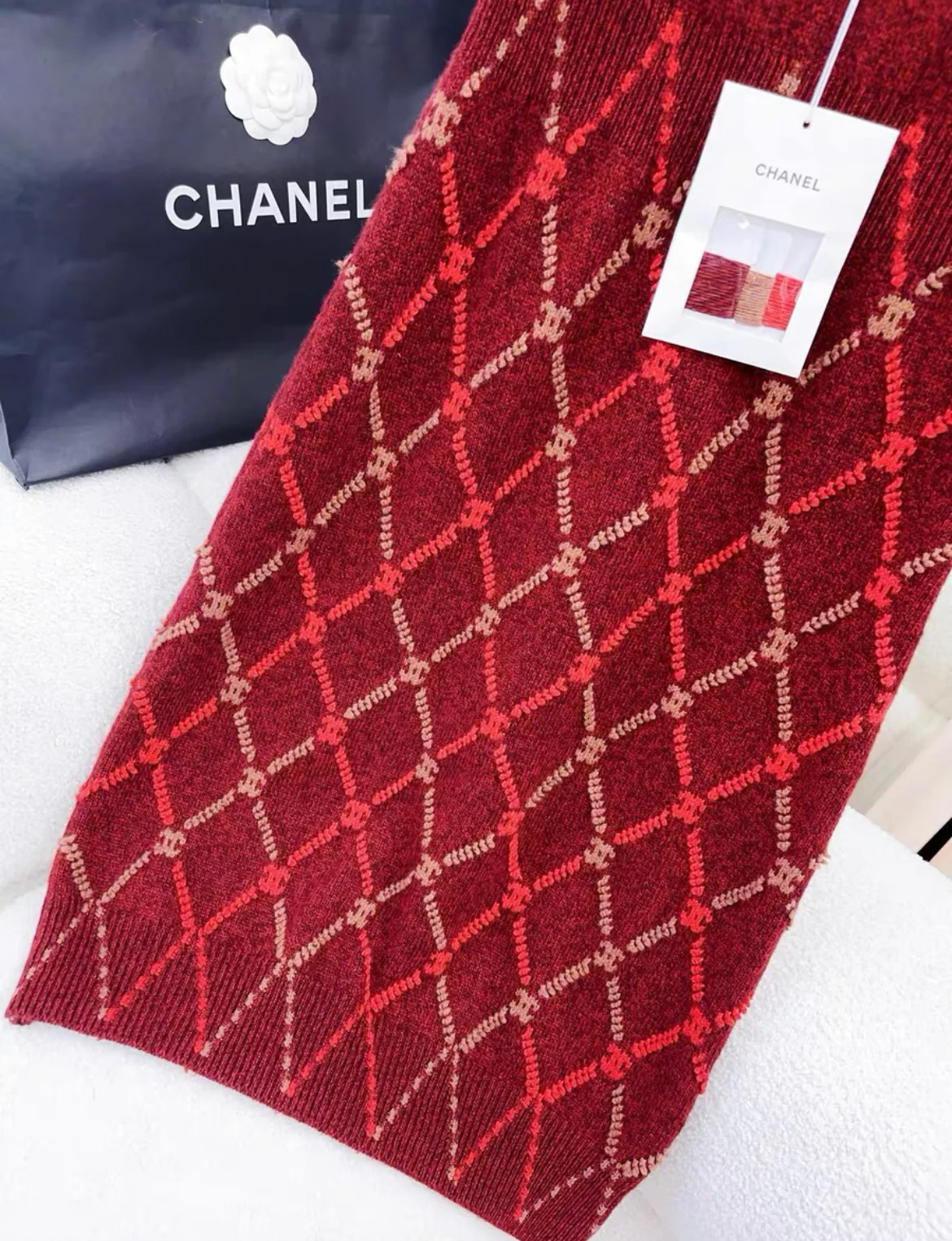 Chanel 24A burgundy dress size 38 - Image 3