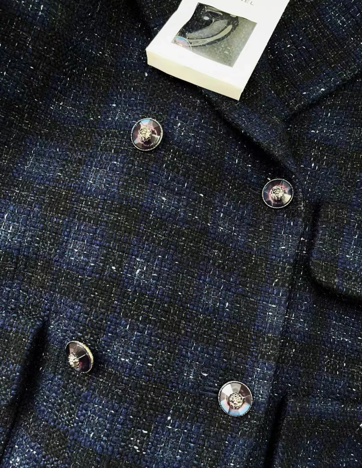 Chanel 24A CABAN Iridescent Wool Tweed Navy Blue, Black & White Jacket size 34 - Image 3