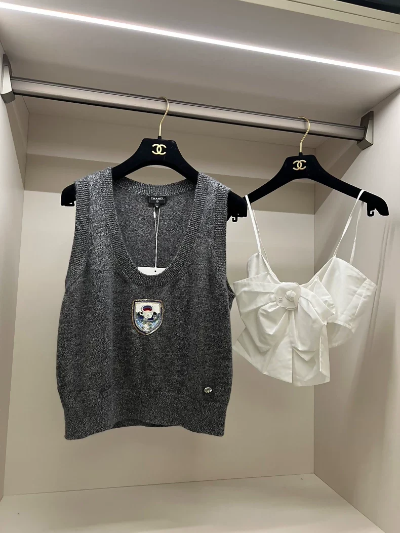 Chanel 24A cashmere top