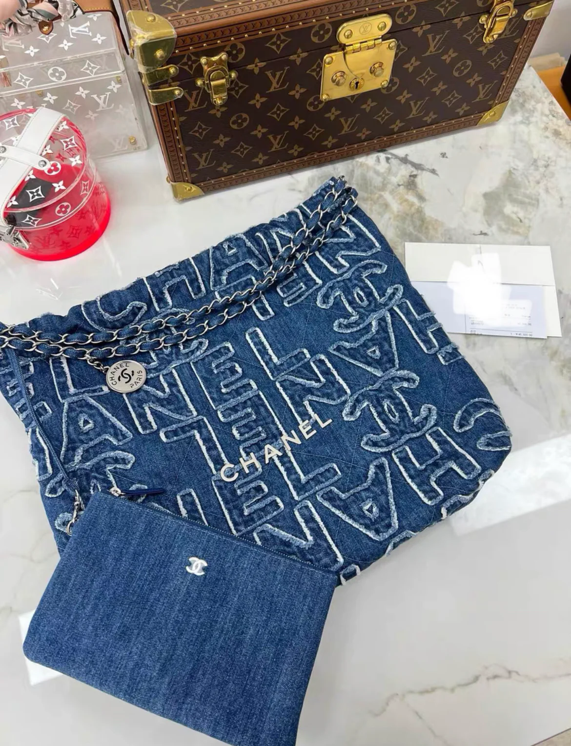 CHANEL 24A Denim 22 Bag - Image 2