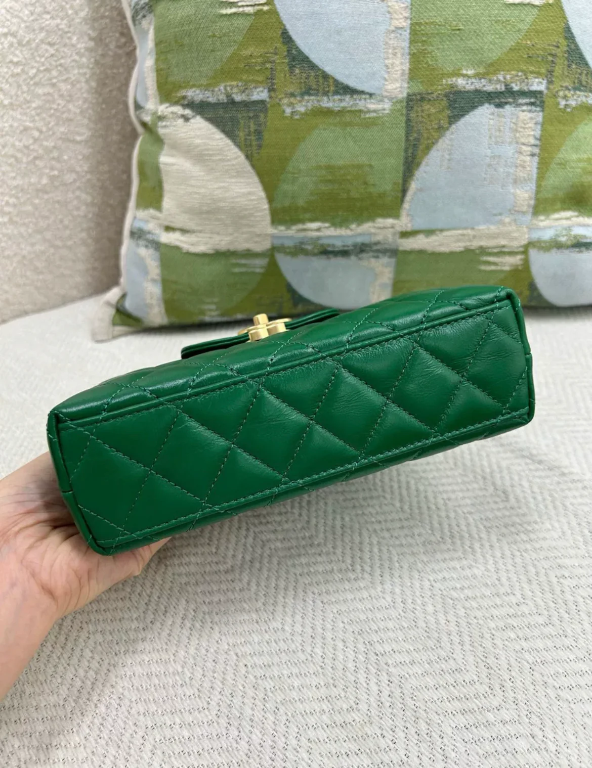 CHANEL 24A Green Kelly Bag Gold hardware - Image 3