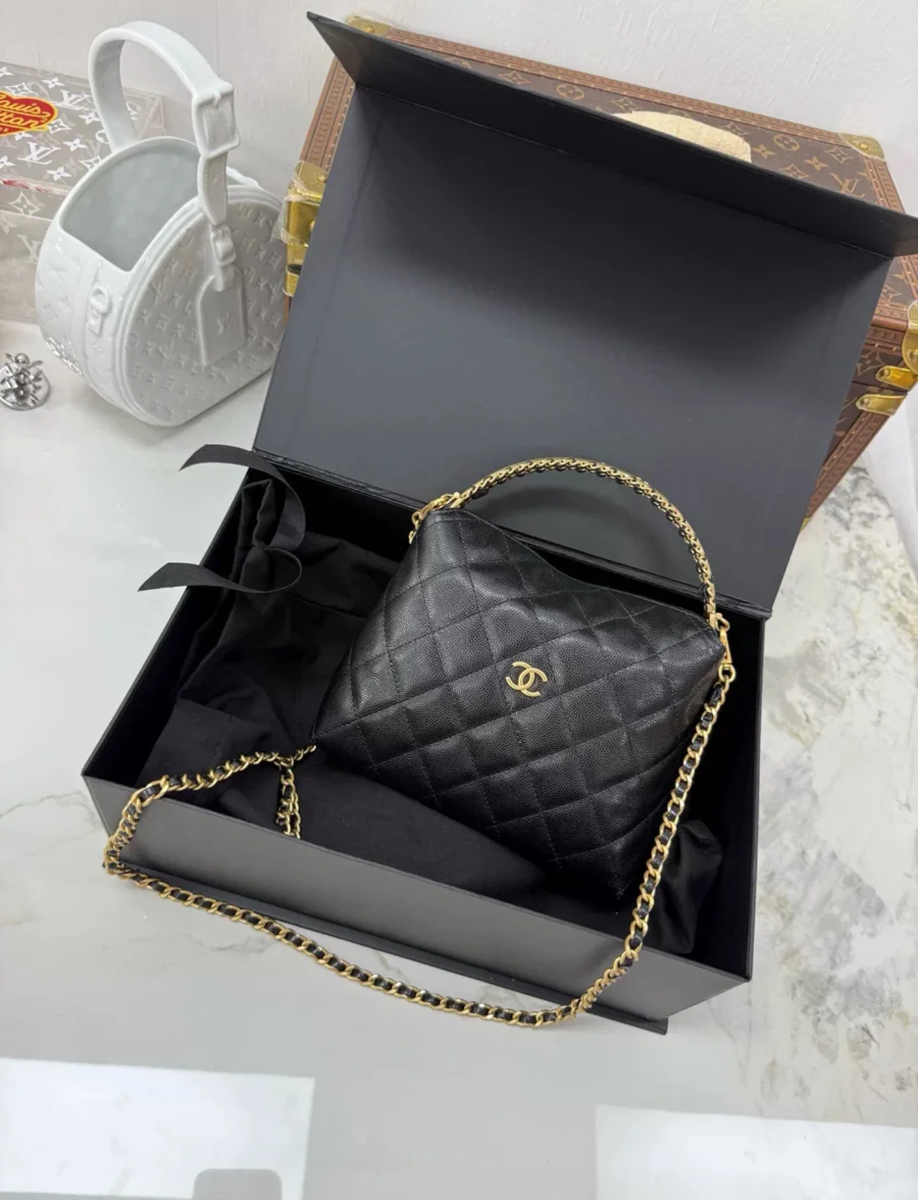 Chanel 24A black leather gold hardware top handle bag - Image 2