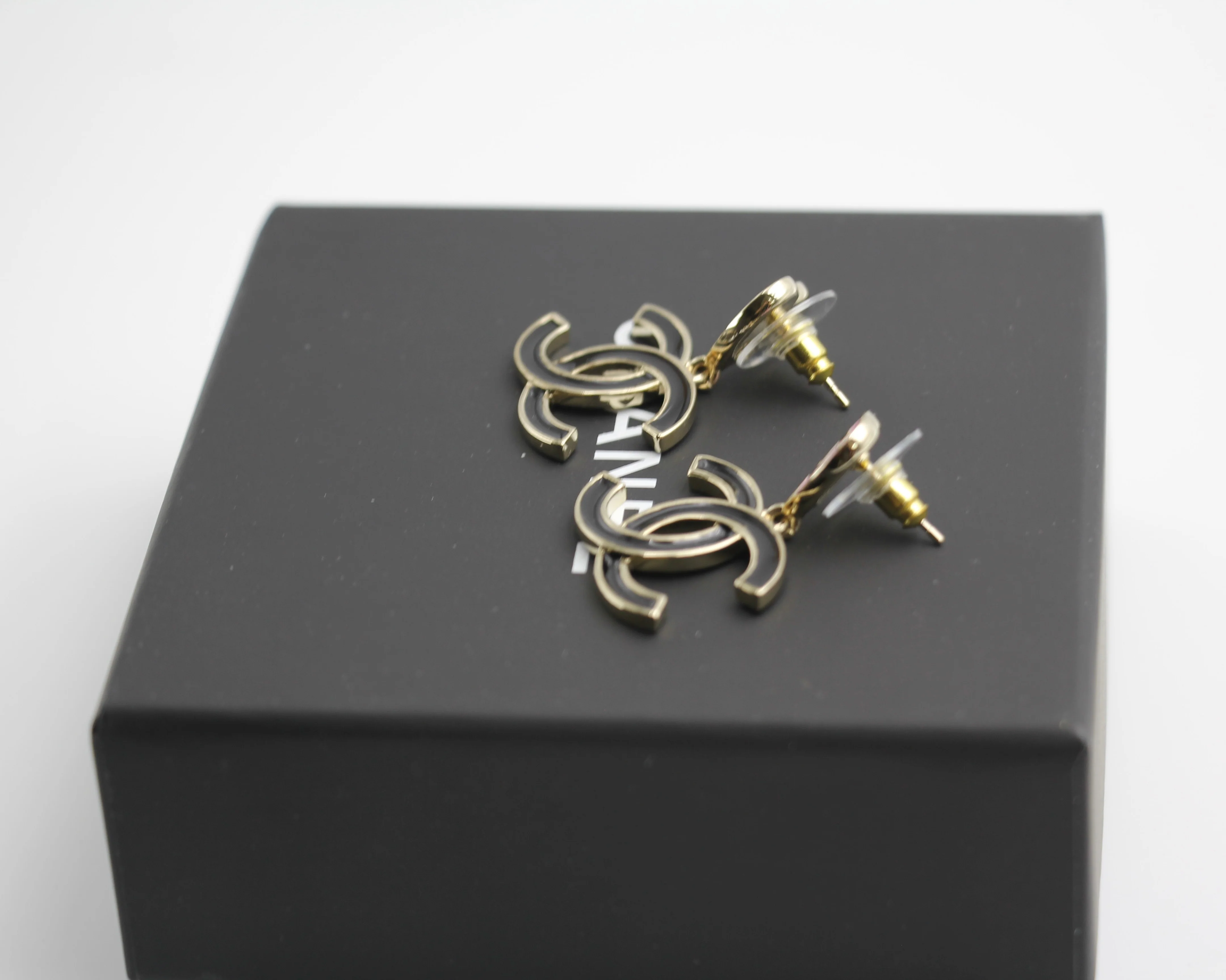 Chanel 24A Metal Pink Heart X Black Cc Dangle Earrings - Image 12