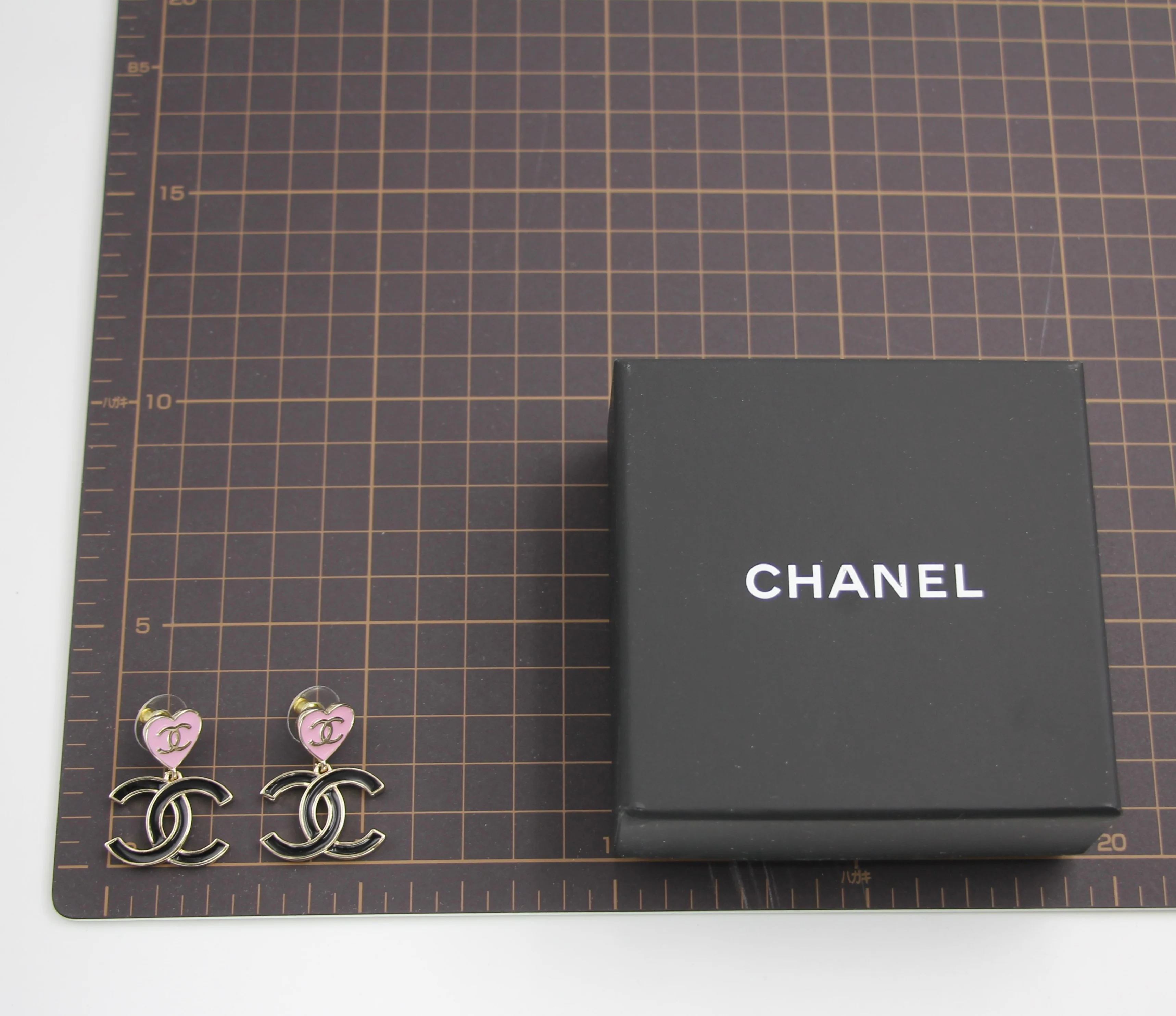 Chanel 24A Metal Pink Heart X Black Cc Dangle Earrings - Image 15