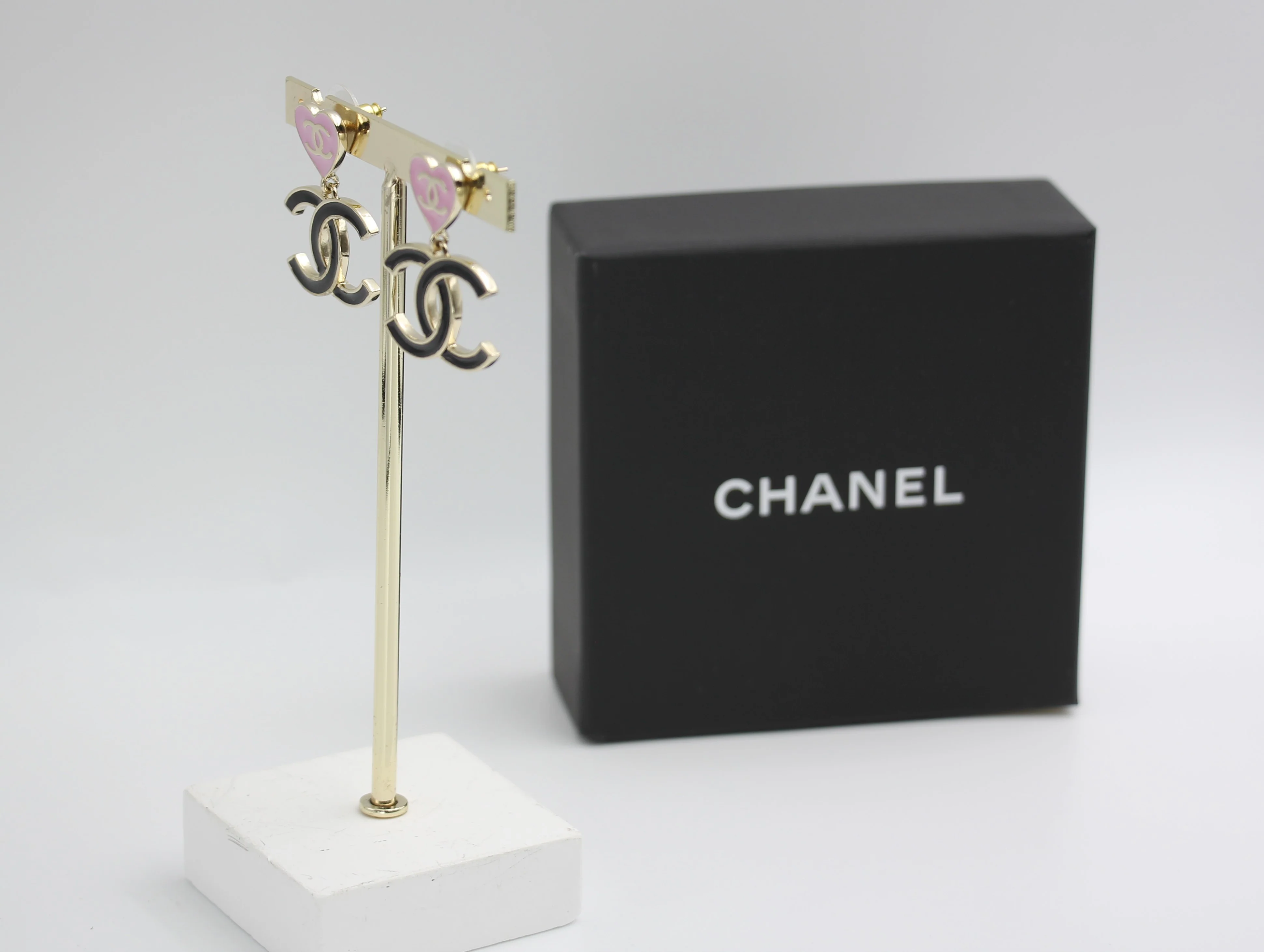 Chanel 24A Metal Pink Heart X Black Cc Dangle Earrings - Image 3