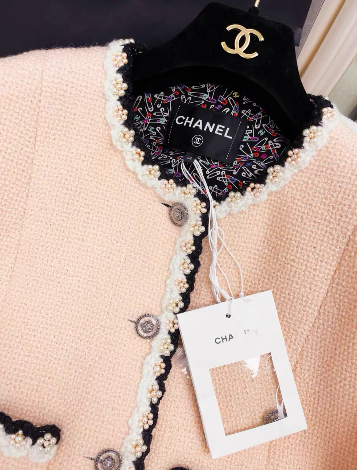 Chanel 24A Métier d’Art four-pocket jacket size 44 - Image 2