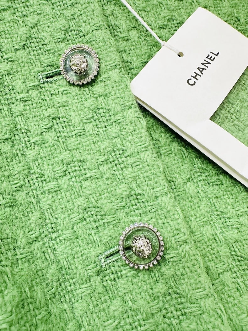 Chanel 24A green tweed jacket and skirt set - Image 3
