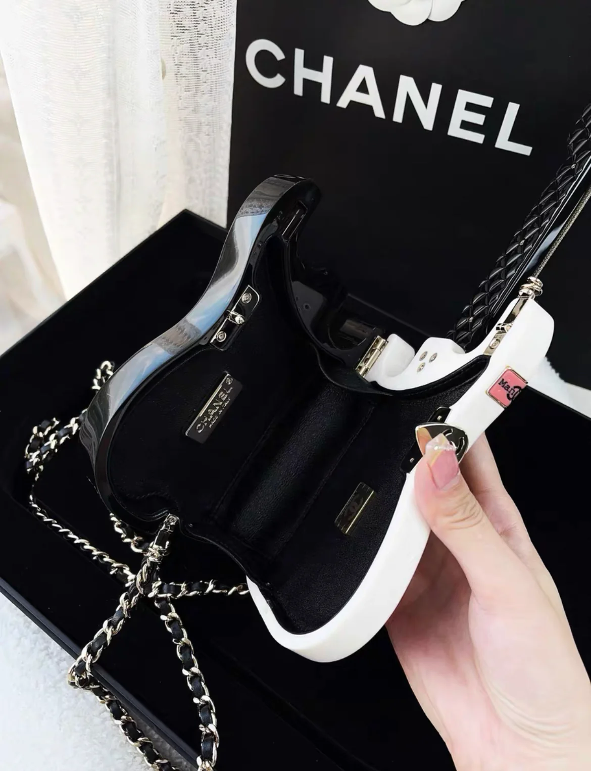 CHANEL 24A METIERS d'ART COLLECTIBLE GUITAR MINAUDIERE CLUTCH BAG - Image 8