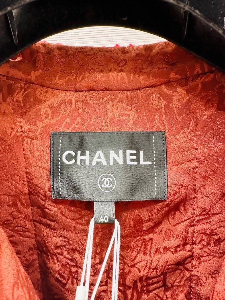 Chanel 24A fuchsia wool tweed jacket and skirt - Image 2