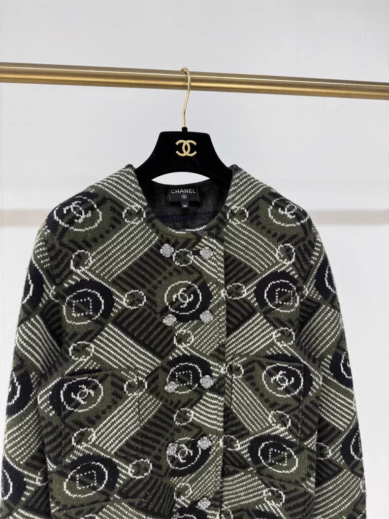 Chanel 24A jacket - Image 2
