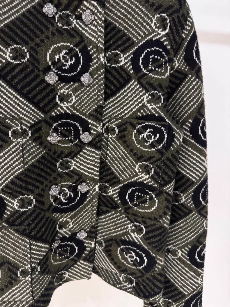Chanel 24A jacket - Image 3