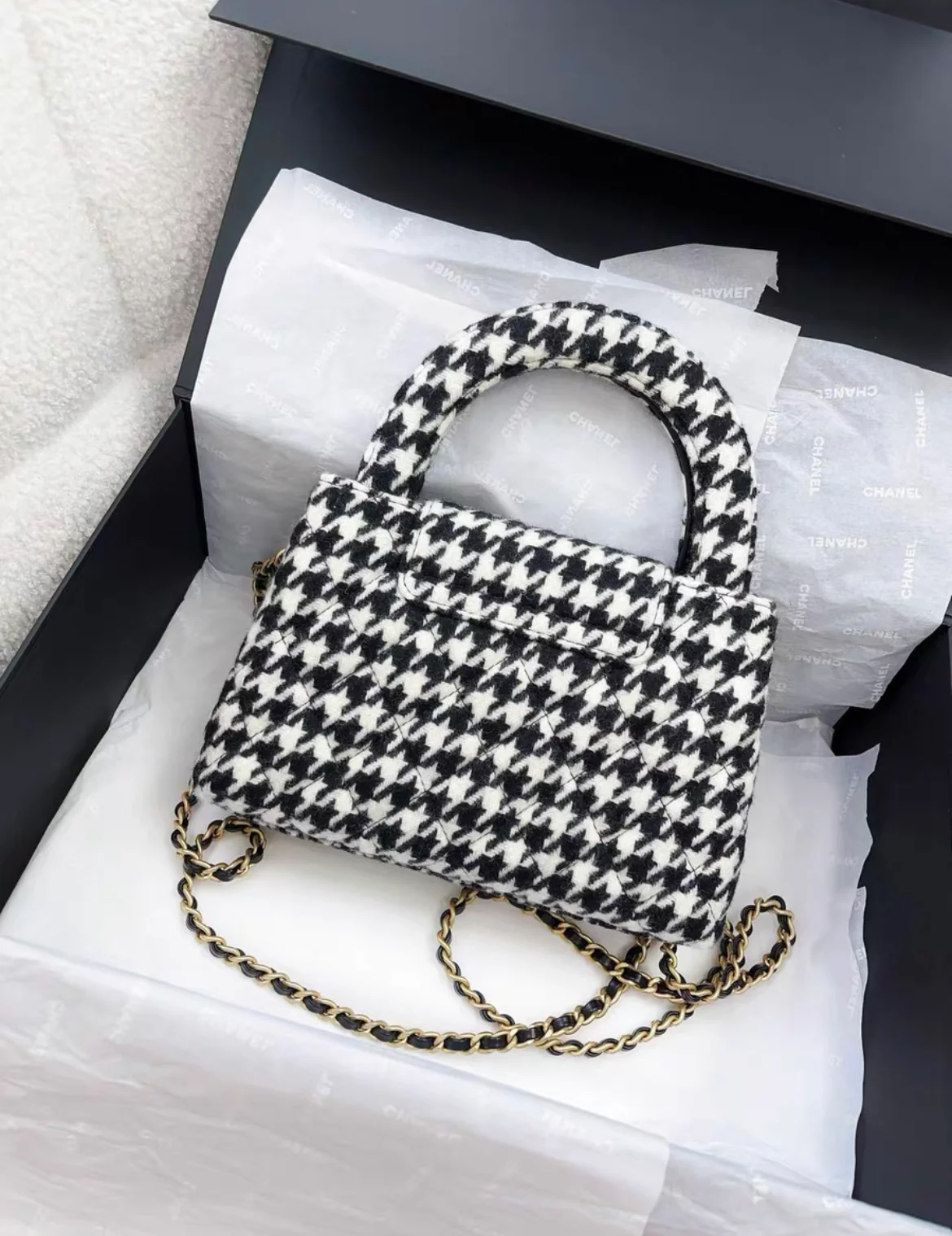 CHANEL 24A Nano Kelly Black & White Houndstooth Tweed Bag - Brand New - Image 3