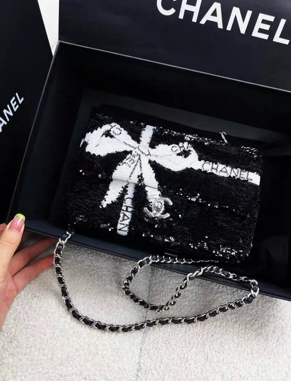 Chanel 24B black and white sequin bow silver hardware mini flap chain bag - Image 4