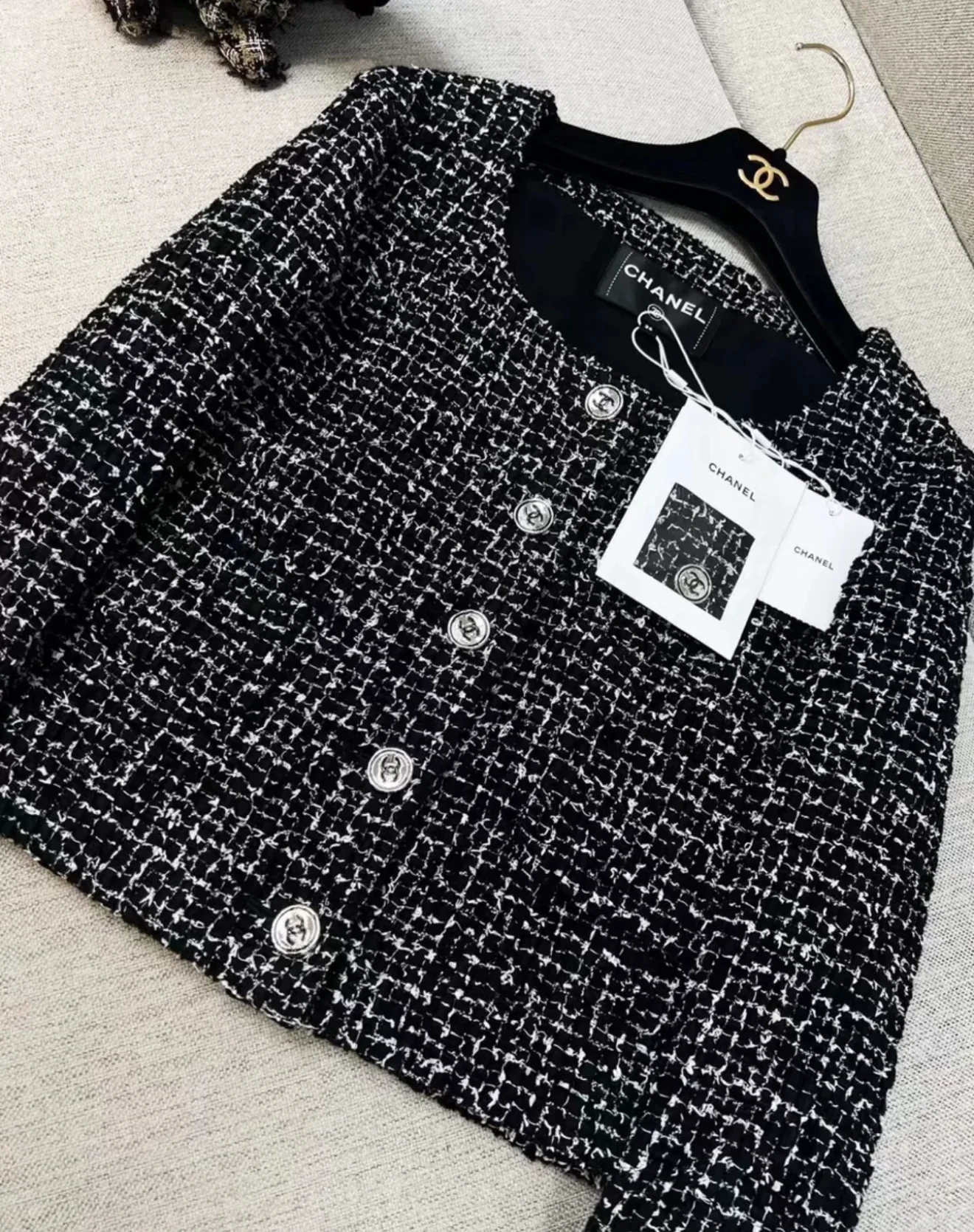 Chanel 24B Black tweed jacket - Image 3