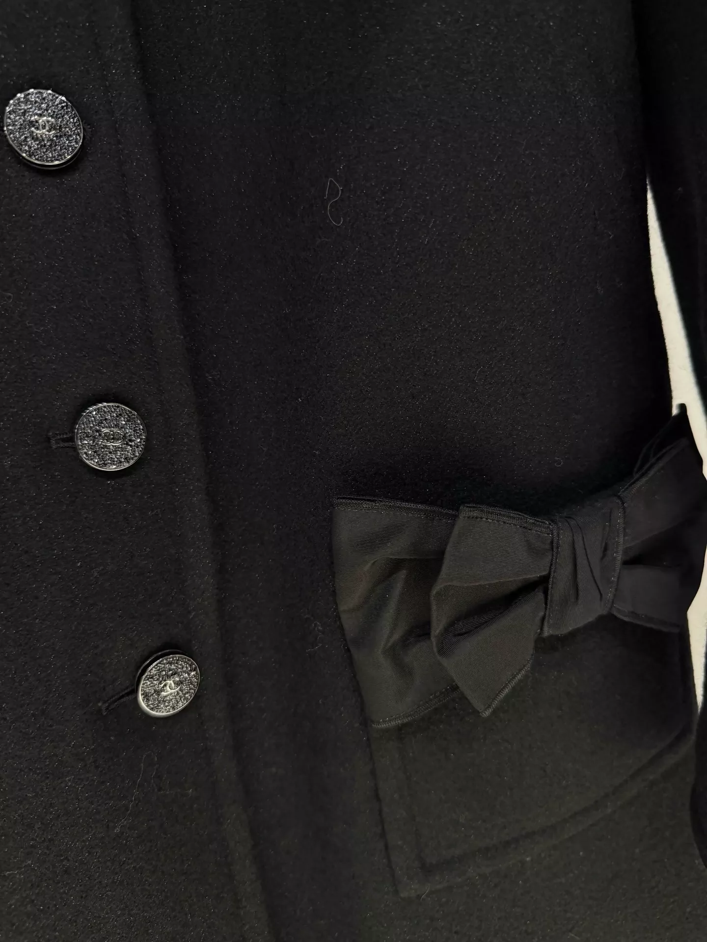 Chanel 24B black coat with bow pocket - Image 3