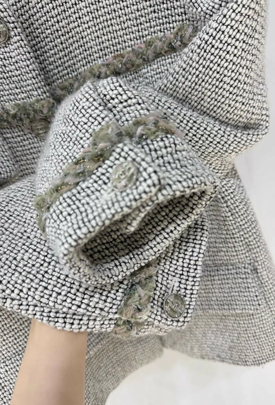Chanel 24B gray tweed jacket - Image 3