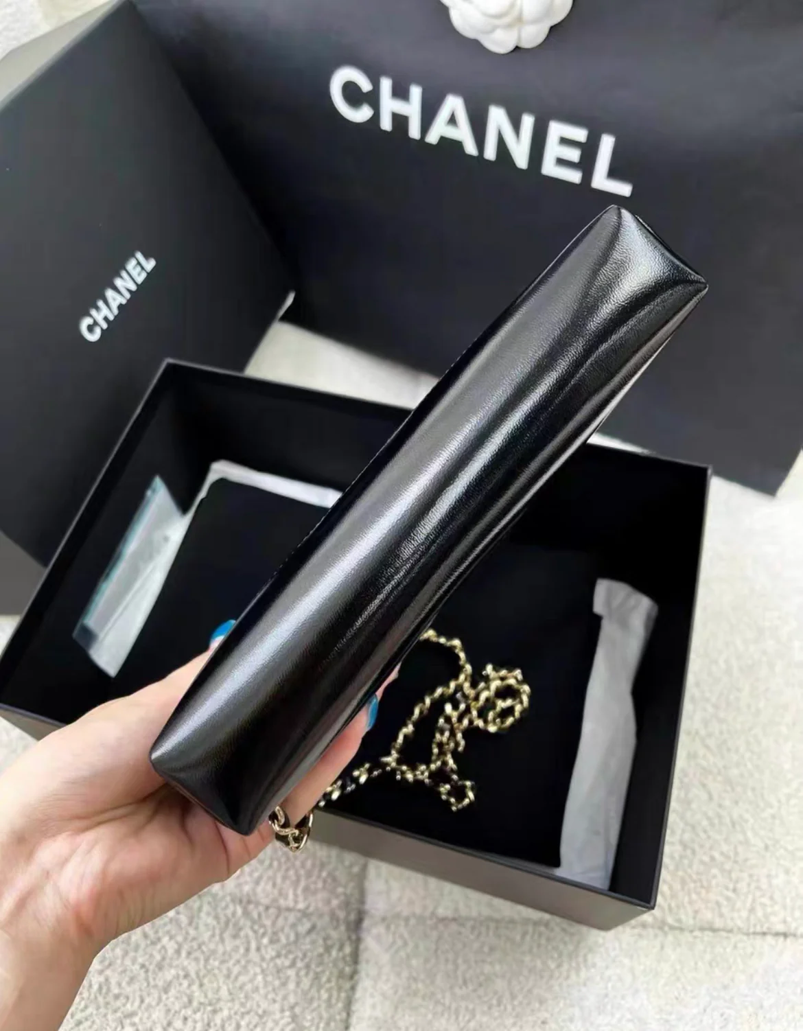 CHANEL 24B NANO 31 BAG PATENT BLACK/WHITE LGHW (MICROCHIP) - Image 6