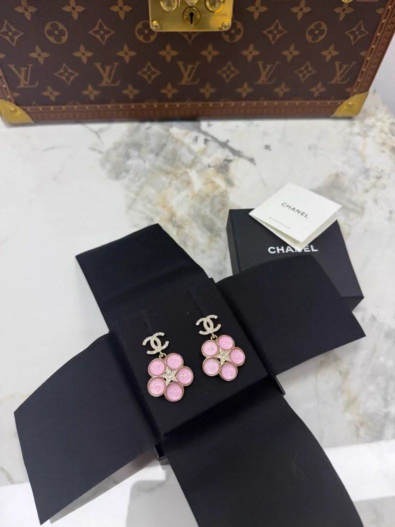 Chanel 24B Pink Glass Flower Double C Earrings - Image 2