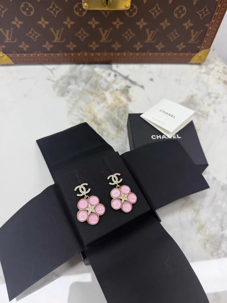 Chanel 24B Pink Flower Double C Earrings - Image 3