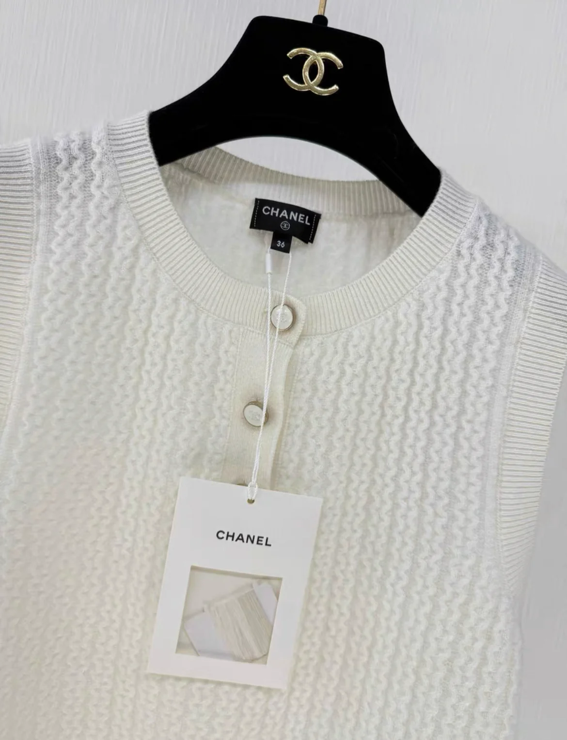 Chanel 24B white cashmere top size 36 - Image 2