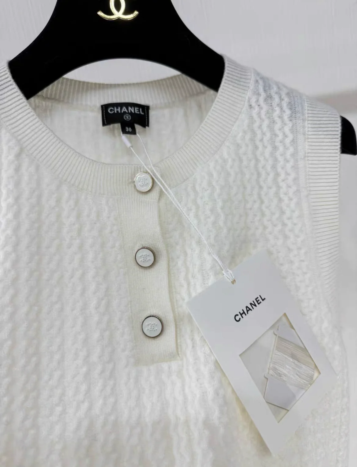 Chanel 24B white cashmere top size 36 - Image 3