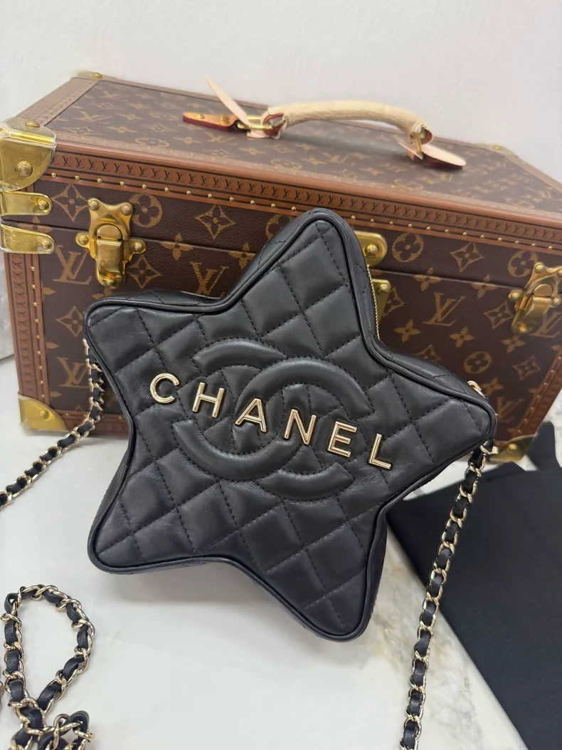 Chanel 24c star bag in black leather gold hardware - Image 3