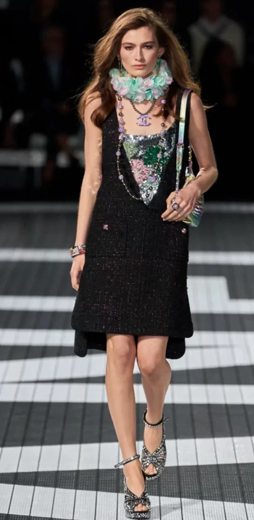 Chanel 24C Black & Pink Iridescent Tweed Dress - Image 7