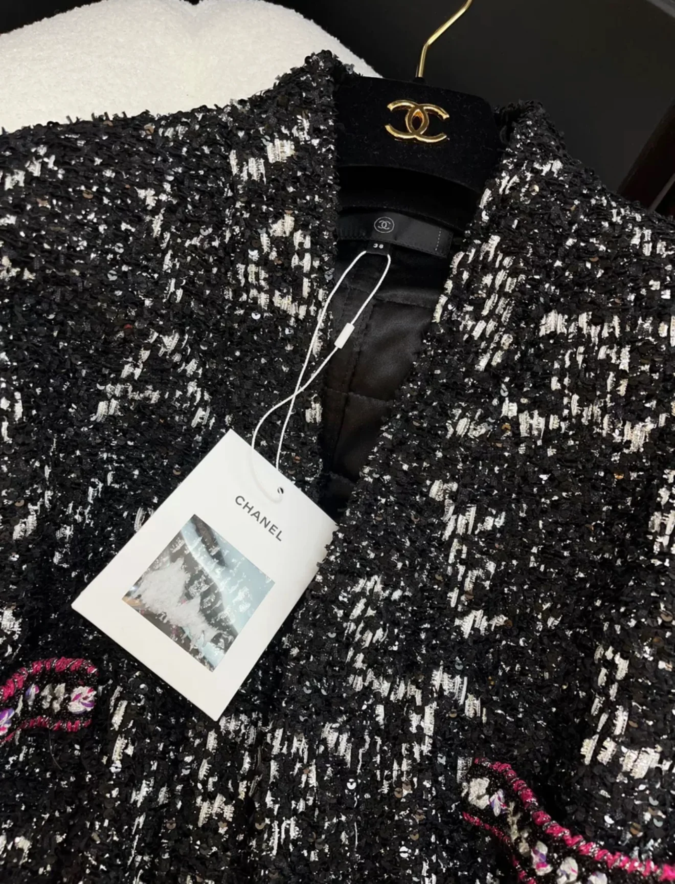 Chanel 24C Black Sequin Tweed Jacket with belt - Image 2