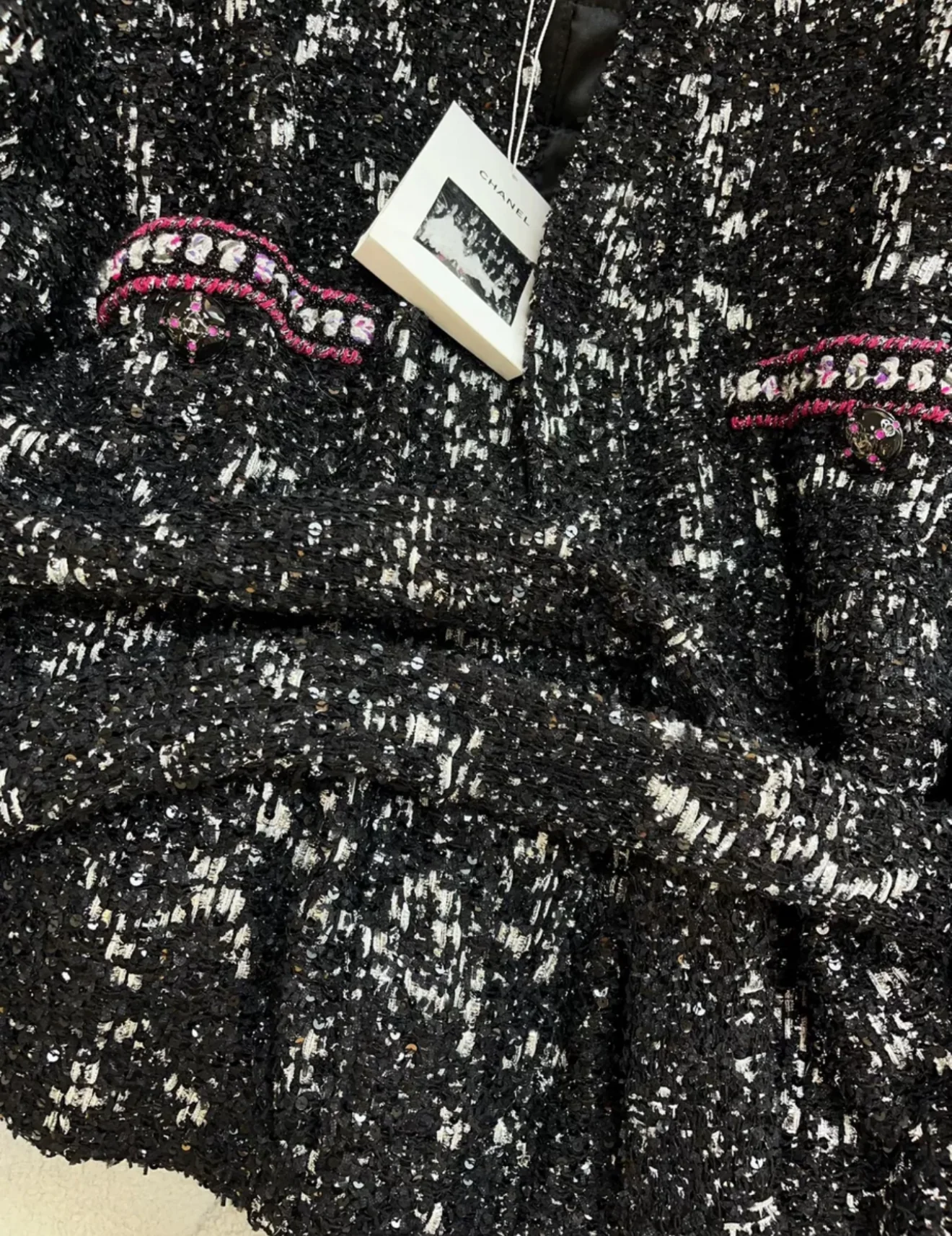 Chanel 24C Black Sequin Tweed Jacket with belt - Image 3