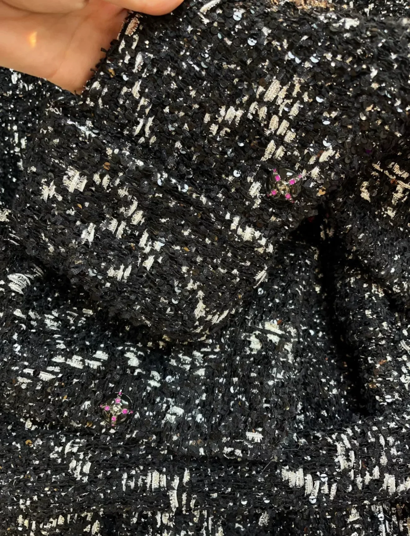 Chanel 24C Black Sequin Tweed Jacket with belt - Image 5