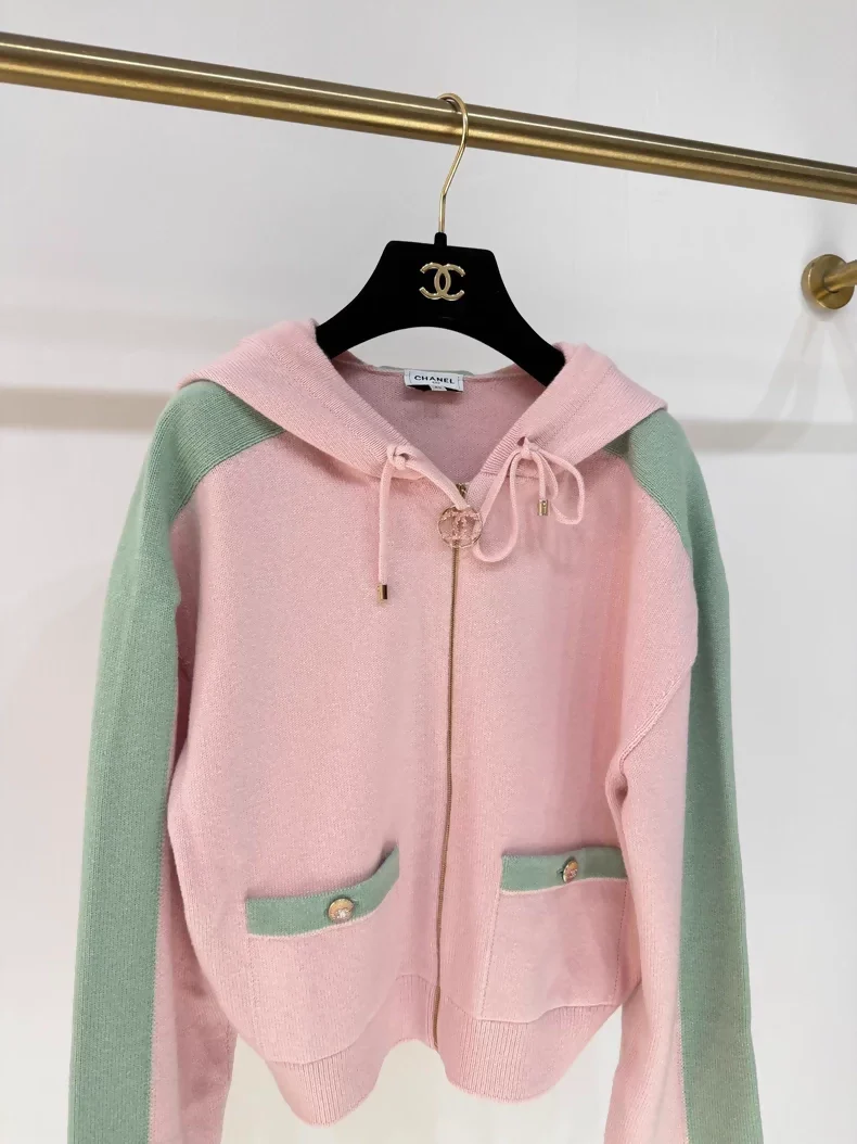 Chanel 24C pink green Cashmere Cardigan - Image 2