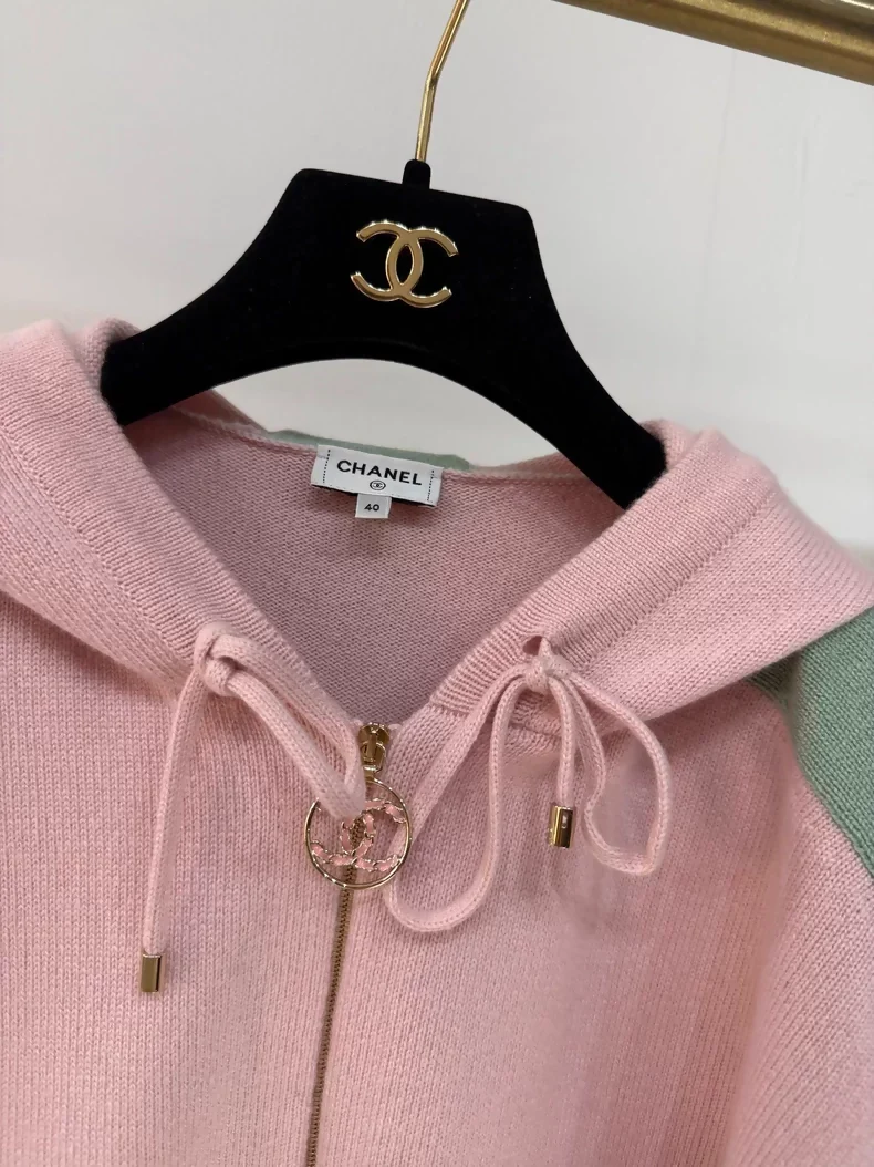 Chanel 24C pink green Cashmere Cardigan - Image 3