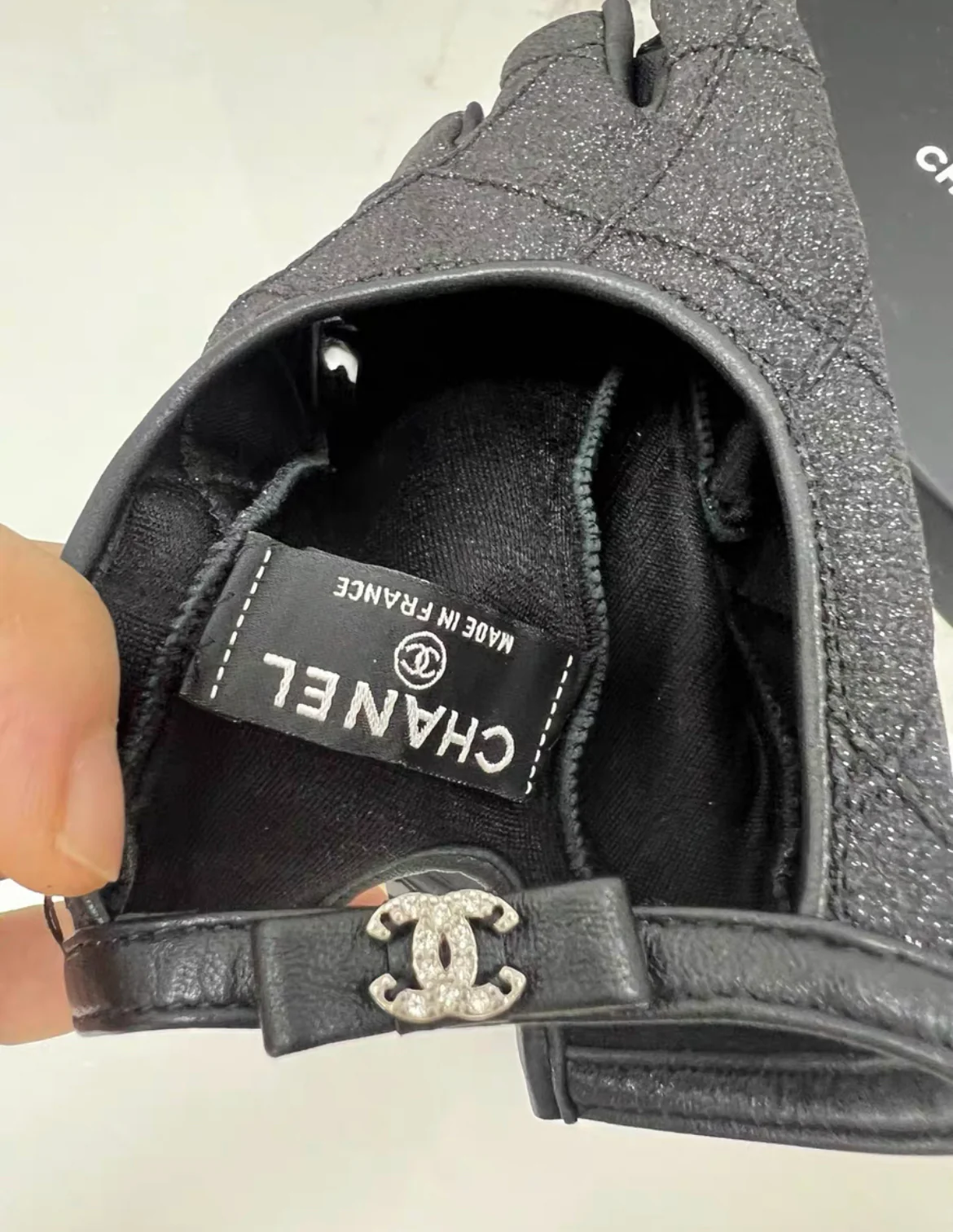 Chanel 24C CC gloves, brand new size 7.5, complete set with receipt - Image 5