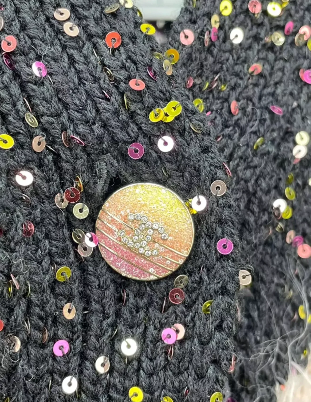 Chanel 24C colorful cardigan - Image 4