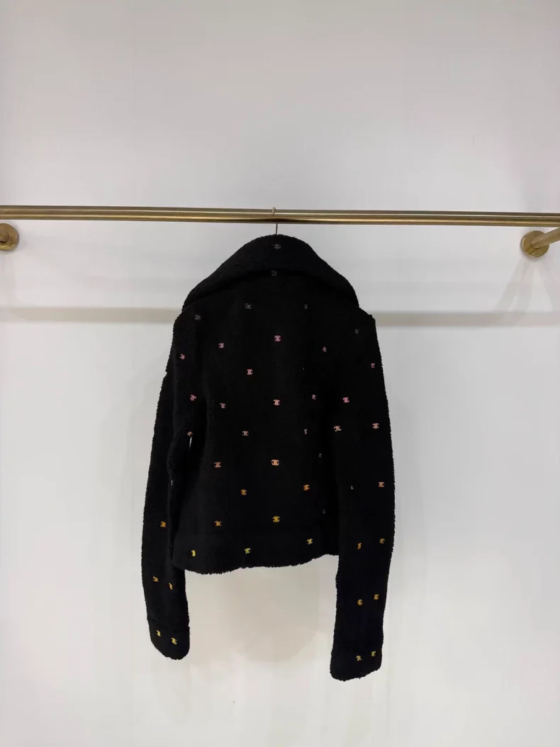 Chanel 24C Double C shearling Black Jacket - Image 2